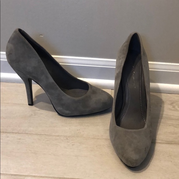 bcbg suede heels